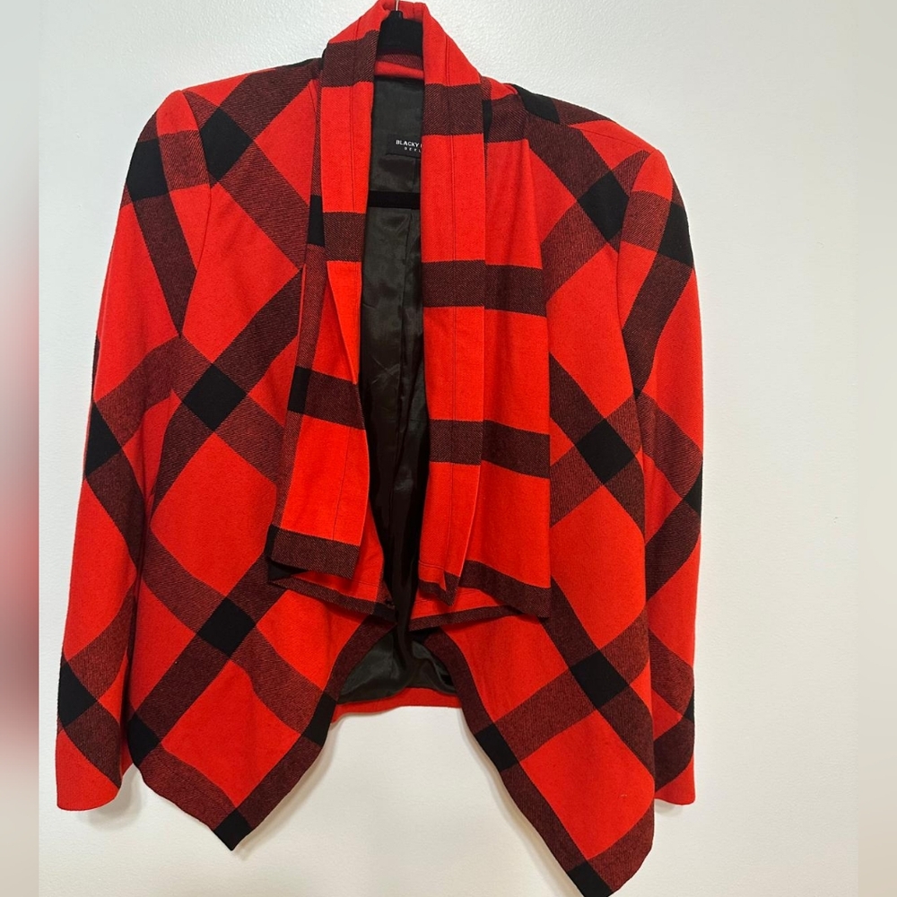 Beautiful red and black blazer in very good condition.